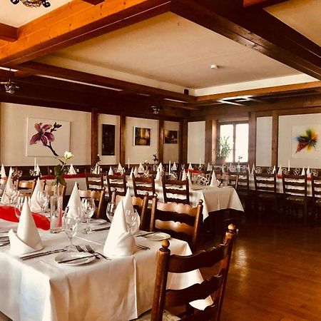 Hotel-Restaurant Zum Loewen Йештеттен Экстерьер фото